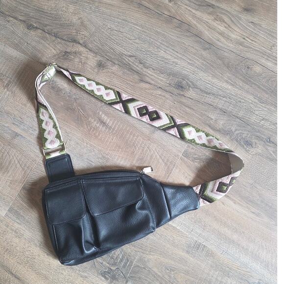 Urban Originals Anthropologie Black Boho Sling Crossbody Organizer Purse - Picture 7 of 7